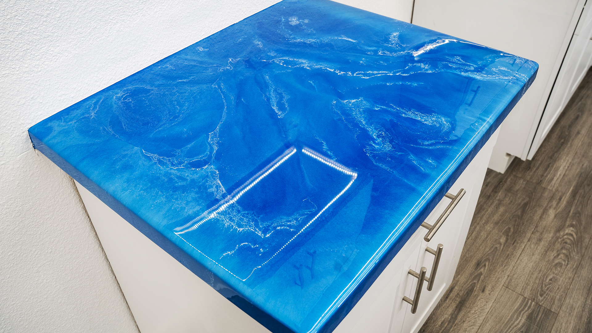 Which epoxy color kit is right for your kitchen style? - Counter